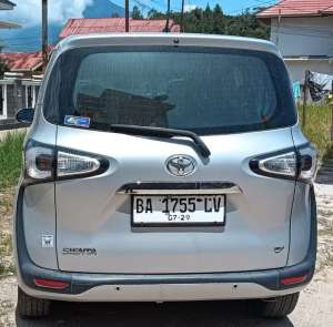 Jual bekas Toyota Sienta V manual 2017,lokasi di Bukittinggi Kota