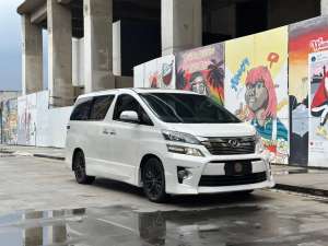 Jual bekas TOYOTA VELLFIRE ZG PS CBU 2.5 AT 2013,lokasi di Jakarta Pusat