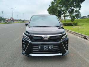 Jual bekas Toyota Voxy 2.0 2021,lokasi di Jakarta Barat
