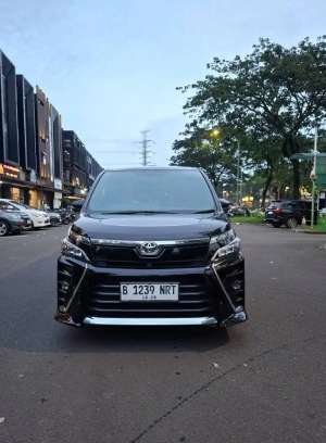Jual bekas Toyota Voxy 2.0 AT 2018 Promo Dp 10juta,lokasi di Tangerang Selatan Kota