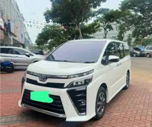 Jual bekas Toyota Voxy 2.0 AT 2020,lokasi di Bandung Kota