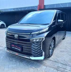 Jual bekas toyota voxy 2.0 AT TSS 2023,lokasi di Jakarta Selatan