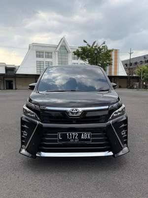 Jual bekas TOYOTA VOXY 2.0 MATIC 2018ISTIMEWA,lokasi di Surabaya Kota