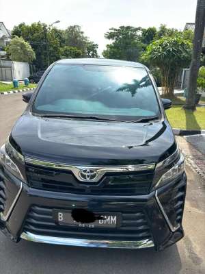 Jual bekas Toyota Voxy 2018,lokasi di Jakarta Barat