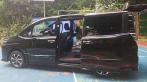 Jual bekas Toyota Voxy 2019 Bensin,lokasi di Tangerang Selatan Kota