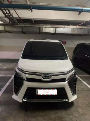 Jual bekas Toyota Voxy 2019 pemakaian pribadi,lokasi di Jombang  Kab.