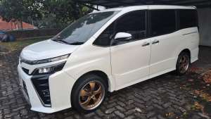 Jual bekas Toyota Voxy 2020 Bensin,lokasi di Semarang Kota