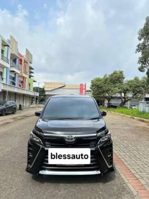 Jual bekas Toyota Voxy 2020 tdp30jt2021record 2019 hitam,lokasi di Jakarta Utara