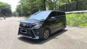 Jual bekas Toyota Voxy 2021,lokasi di Tangerang Kota