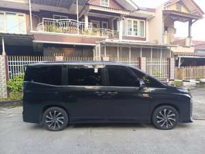 Jual bekas Toyota Voxy 2022 Bensin,lokasi di Bekasi Kota