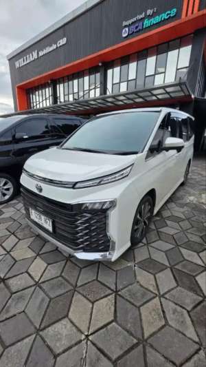 Jual bekas Toyota Voxy 2.0L AT 2022,lokasi di Bekasi Kota