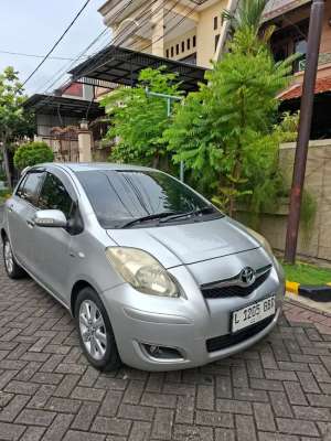 Jual bekas Toyota Yaris 2010 Bensin,lokasi di Surabaya Kota