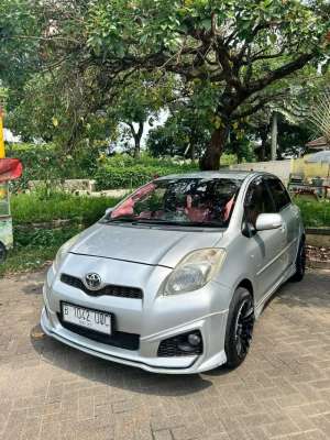 Jual bekas Toyota Yaris 2011 Bensin,lokasi di Depok Kota