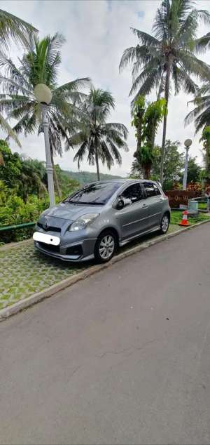 Jual bekas Toyota Yaris 2012 Bensin,lokasi di Surabaya Kota