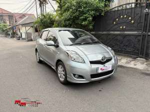 Jual bekas Toyota Yaris E 1.5 AT 2010 Silver,lokasi di Jakarta Timur