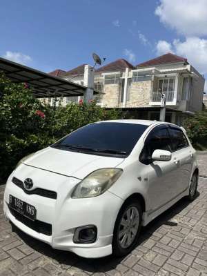 Jual bekas Toyota Yaris E 2012 AT..Mobil sehat siap pakai luar Kota..Cash,lokasi di Tangerang Selatan Kota