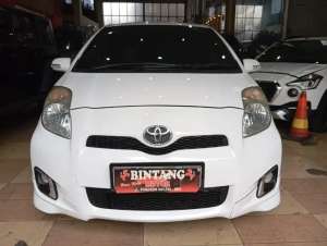 Jual bekas TOYOTA YARIS E AT 2012 PUTIHMODEL THN 2013 BINTANG MOTOR,lokasi di Bandung Kota