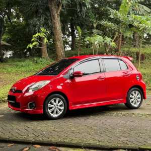 Jual bekas Toyota Yaris E at 2013 matic,lokasi di Depok Kota