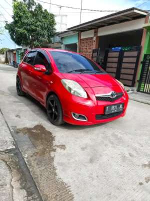 Jual bekas Toyota Yaris E metik 2010 pajak hidup,lokasi di Karawang Kab.