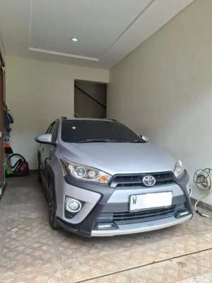 Jual bekas Toyota yaris heykers matic 2017,lokasi di Surabaya Kota