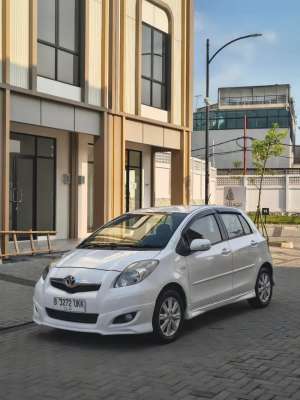 Jual bekas TOYOTA YARIS S LIMITED MATIK 2010, kilometer ANTIK,lokasi di Jakarta Barat