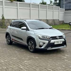 Jual bekas Toyota Yaris TRD Sportivo Heykers Matic 2017 Silver AT,lokasi di Jakarta Pusat