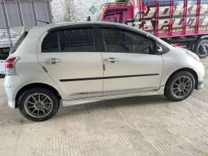Jual bekas TOYOTA YARIS TYPE S 2010,lokasi di Grobogan Kab.
