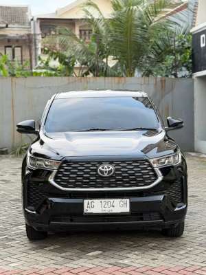 Jual bekas Toyota ZENIX 2.0 V AT 2022,lokasi di Surabaya Kota