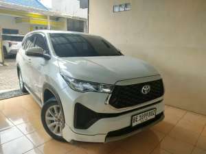 Jual bekas Toyota zenix 2023 V hybrid modelista like new,lokasi di Bandar Lampung Kota