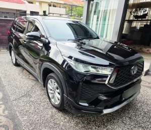 Jual bekas Toyota Zenix V Hybrid 2.0 Modelista Tahun 2023.,lokasi di Mojokerto Kab.