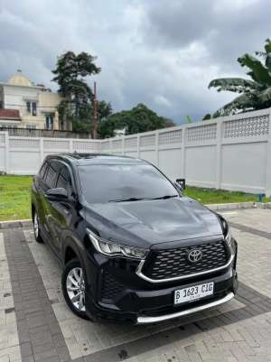 Jual bekas TOYOTA ZENIX V HYBRID V MODELISTA MATIK 2023,lokasi di Jakarta Barat