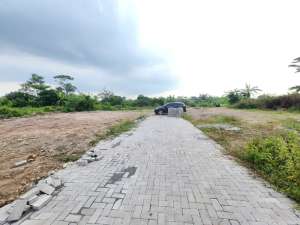 Trihanggo Gamping, Tanah Sleman Jogja, dekat Terminal Jombor lokasi di Bantul Kab., tersedia melalui melalui situs Olx