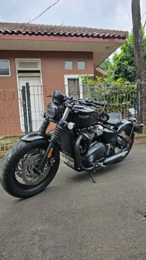Jual bekas Triumph Bobber Bonneville,lokasi di Jakarta Timur