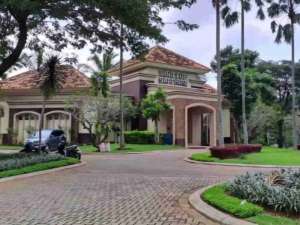 TURUN HARGA 500 JT Rumah Mewah 300m2 Saphire PHG Gading Serpong - View Boulevard lokasi di Tangerang Kota, tersedia melalui melalui situs Olx