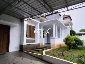 turun harga dijual rumah graha golf araya malang lokasi di Malang Kota, tersedia melalui melalui situs Olx