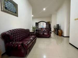 Turun Harga Dijual Rumah Terawat di Bunga-bunga Malang Dekat UB lokasi di Malang Kota, tersedia melalui melalui situs Olx