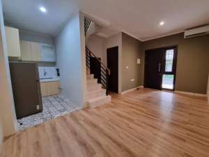 Turun harga rumah di cluster Burgundy Summarecon Bekasi lokasi di Bekasi Kota, tersedia melalui melalui situs Olx