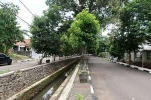 Turun Harga Rumah Mewah 6 KT di Jatimelati, Bekasi lokasi di Bekasi Kota, tersedia melalui melalui situs Olx