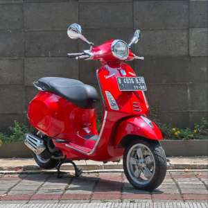 Jual bekas ual cepat Piaggio Vespa Primavera IGET 150 TAHUN 2016 warna Merah VERY,lokasi di Bekasi Kab.