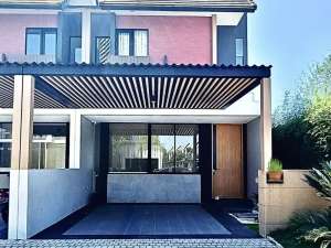 UAL RUMAH BARU FURNIS LENGKAP COMPACT 2 LANTAI MINIMALIS KONSEP JEPANG AKENO THE GRAND KENJERAN SURABAYA lokasi di Surabaya Kota, tersedia melalui melalui situs Olx