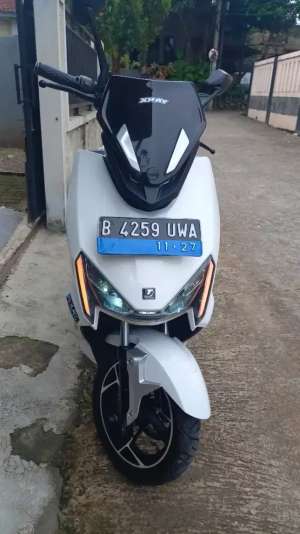 Jual bekas United T18002 baterai milik TANPA sewa Sepeda Motor Listrik TX1800,lokasi di Jakarta Selatan