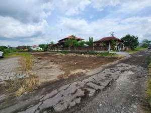 Utara Jalan Damai, tanah Sleman Jogja, dekat Sleman City Hall lokasi di Yogyakarta Kota, tersedia melalui melalui situs Olx