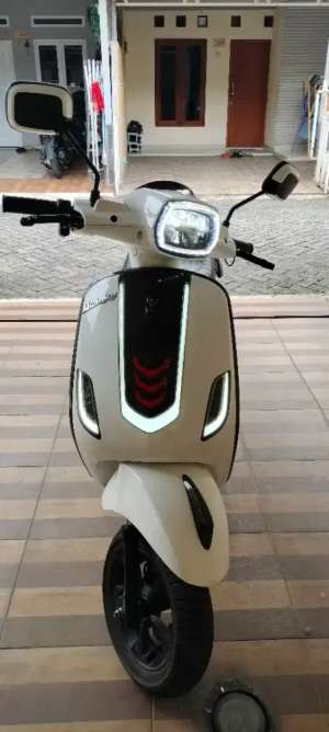 Jual bekas Uwinfly T3s Pro putih cod jatimakmur,lokasi di Bekasi Kab.