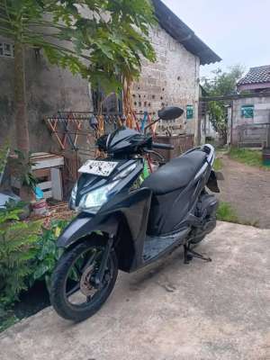 Jual bekas Vario 125 kzr 2014 lengkap halus,lokasi di Tangerang Selatan Kota