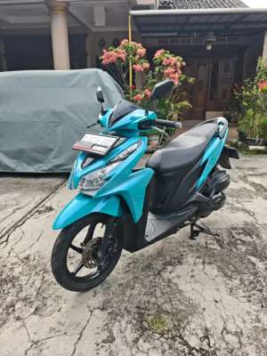 Jual bekas Vario 125 kzr 2015 lengkap hidup cakep,lokasi di Tangerang Selatan Kota