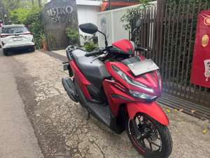 Jual bekas Vario CBS ISS 2025 keyless 125cc km14rb merah plat D Bandung,lokasi di  ,Bandung Kota