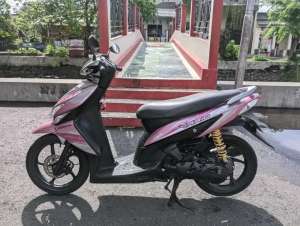 Jual bekas Vario Cw 2010 Pink Mesin TOP Pajak Plat Baru,lokasi di Semarang Kota