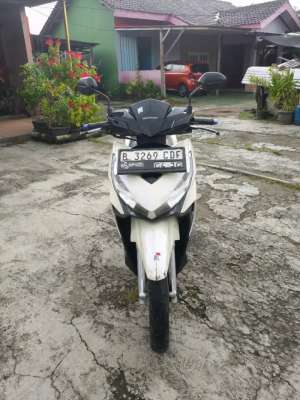 Jual bekas Vario Led old 125cc 2016 SURAT LENGKAP,lokasi di Tangerang Kota