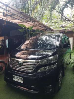 Jual bekas Vellfire type z 2011 sangat terawat istimewa sekali orisinil,lokasi di  ,Sukoharjo Kab.