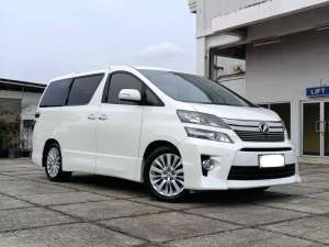 Jual bekas Vellfire ZG Premium Sound 2.4 AT CBU 2013,lokasi di Tangerang Kota